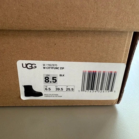UGG Cityfunc Zip Water-Resistant
Platform Bootie - Picture 11 of 11